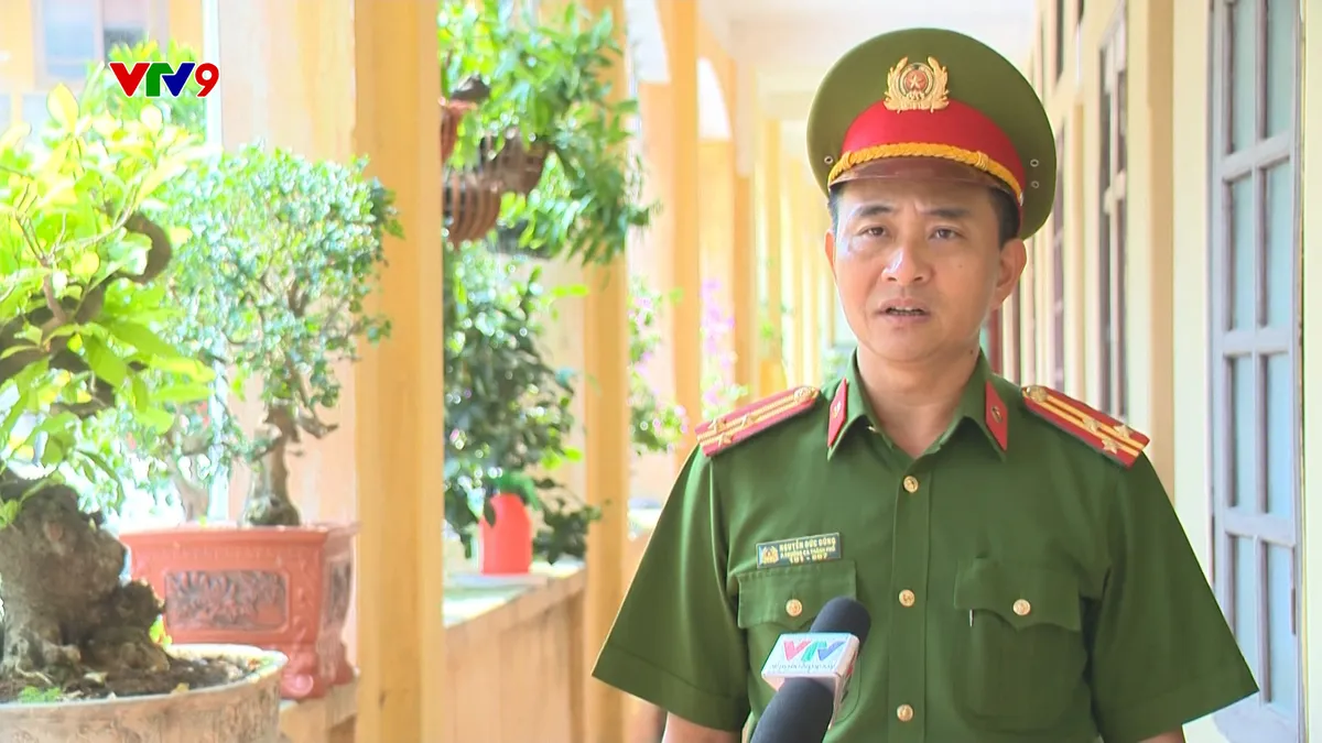 3009 - PNHN-.Tràn lan bẫy lừa đọc trộm tin nhắn trên mạng- NGUYEN DUC DUNG.jpg