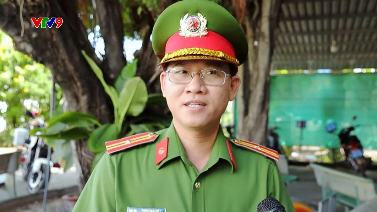 1411- PNHN-.THIEU VAN VIET-TROM MANG CAU.jpg