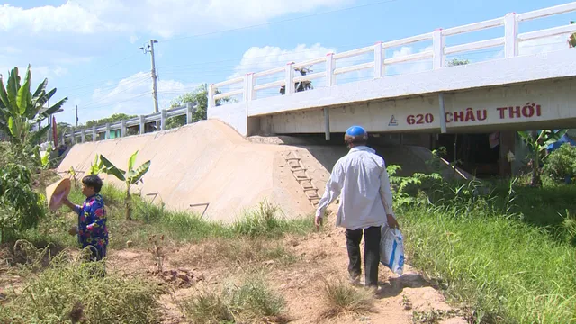 Giải pháp nào cho người dân bị mất lối đi?