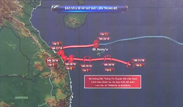 Bão số 6 đang hướng về đất liền Trung Bộ