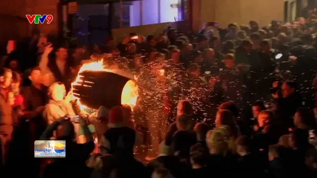 Lễ hội lửa Tar barrels ở Anh