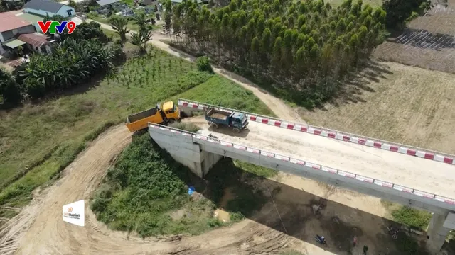 Cầu chưa nghiệm thu, xe tải trọng lớn đã lưu thông