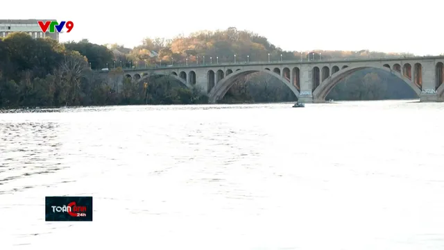 Cuối thu bên bờ sông Potomac