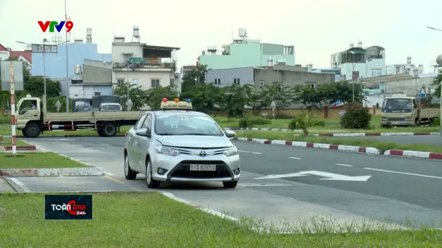 CSGT sẽ kiểm tra lý thuyết, thực hành với tài xế bị trừ hết điểm bằng lái