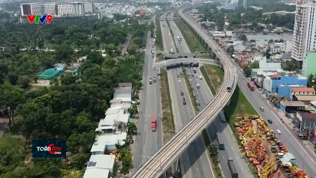 Phòng trọ ăn theo metro đua nhau quảng cáo và tăng giá